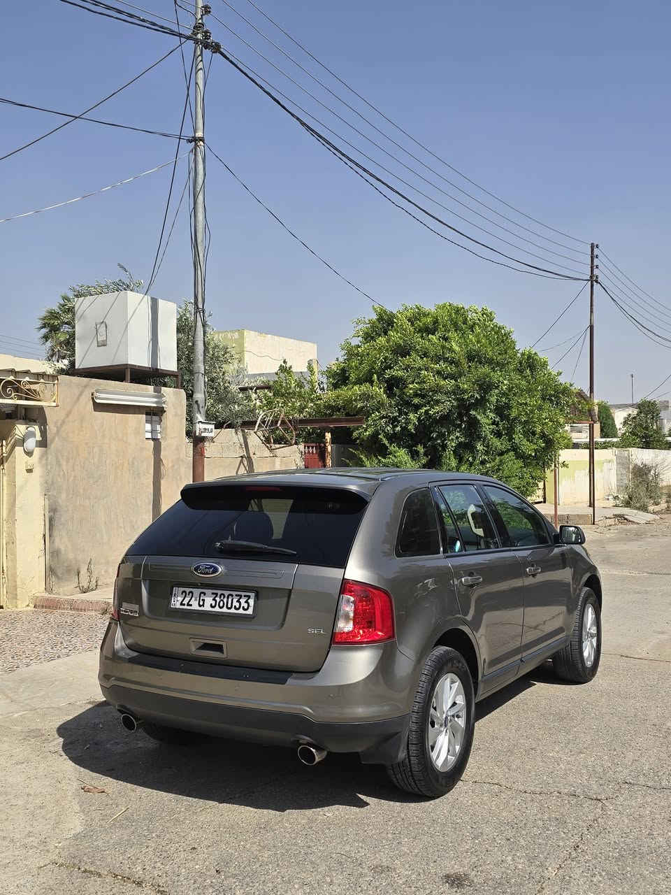 🚗 إعلان بيع سيارة: فورد إيدج امريكي
​ 
ملاحضه (السيارة كلين تايتل بدون ضربه)

​تفاصيل السيارة:
​
​الموديل : 2013

​السنوية: جديد لل 2030

​المحرك:  6 سلندر، حجم المحرك 3.500

​اللون: برونزي 

​🛠️ حالة السيارة والمواصفات:

​الدواخل: نظيفة جداً وبحالة ممتازة.
​التبريد: ثلج، شغال أمامية وخلفية 

​شرط تحويل: تحويل او وكاله ثاني يوم 

​مواصفات أخرى: تحكم ستيرن، كاميرا خلفية، حساسات، كلمه مرور قفل خاص بك

​مكان السيارة: ديالى خانقين
​للتواصل والاستفسار: ***********
