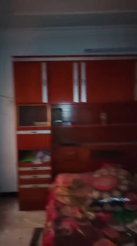 سلا عليكم غرفتين للبيع مع بوفيه انتيكه أثرية للبيع مكان بغداد حي القاهره رقم الهاتف ***********
