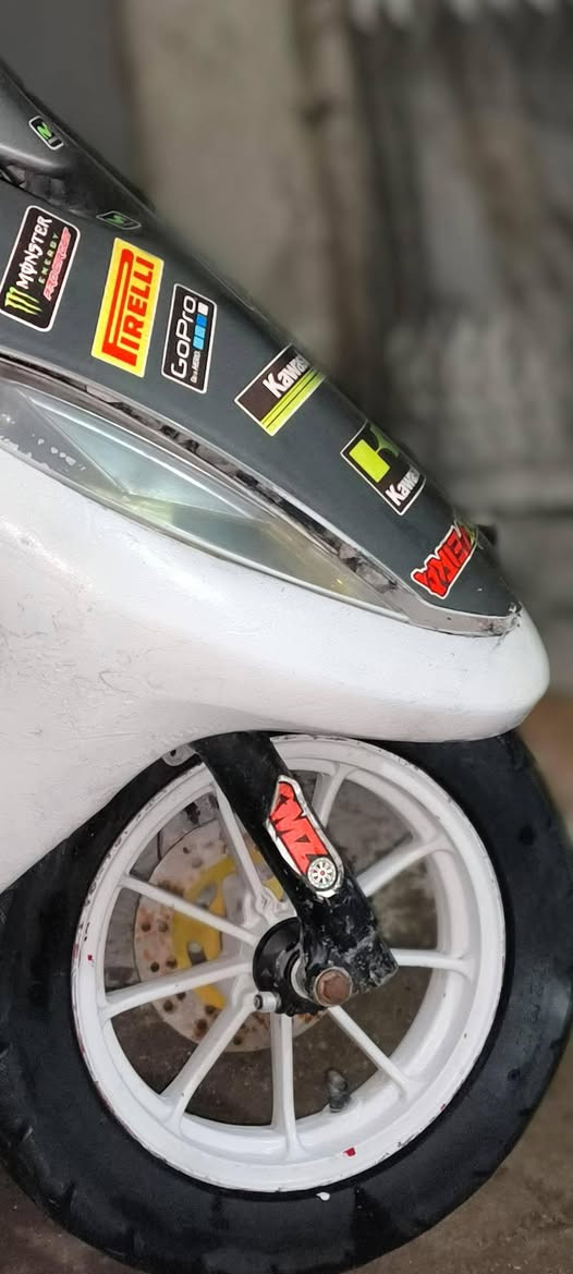 سلام عليكم شباب عندي هاي الماكس العدله دراجه نضيفه وياله نجمه بيض بوشه 55دراجه كامله سلف شغال نقص الدراجه باتري وبراغي قبق هندر فقط مكاني بغداد الزاعفراني قرب جسر اديالى سعر الدراجه 400بسها مجال رقمي ***********
