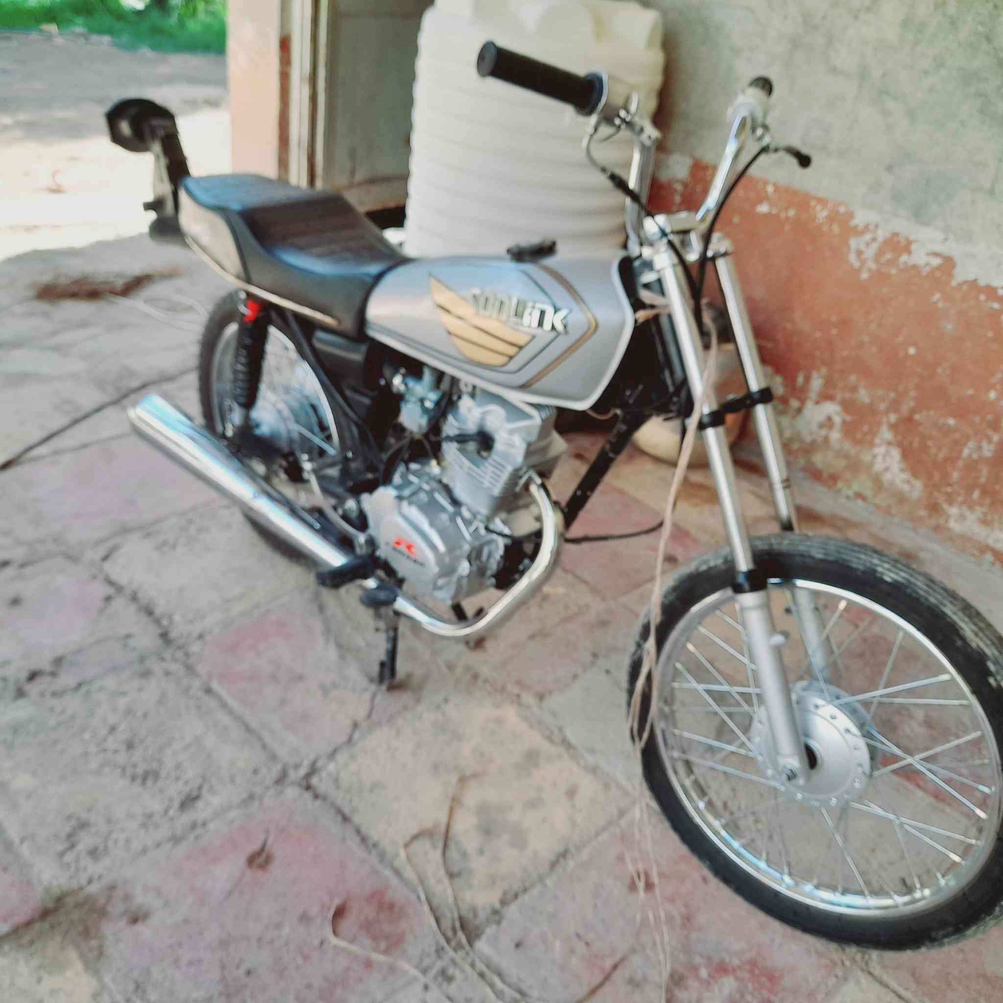 السلام عليكم . رابيدو 25 للبيع السعر 650 وبيها مجال+اوراق سكنر مبدل ولفات فقط مكان (حله) الدراجه شلعه ومعدل فوول متواجد خااص 👍🏻


**إذا كنت صاحب هذا الإعلان وتريد حذفه لأي سبب، رجاءا أرسل رسالة إلى الدعم الفني**