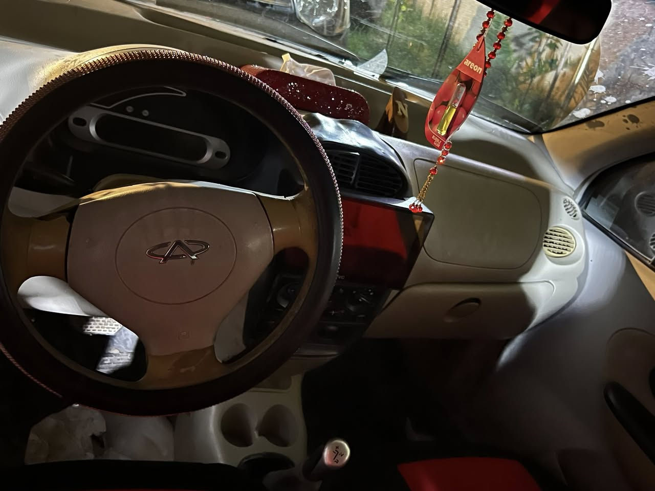 السلام عليكم مكلف بالنشر سياره شيري كيو كيو مديل 2013نضيفه وحلوه مكينه وكير خير من الله حداديه تخبل جاهزه السياره كهربائيات كله شغاله نقص بس تبريد ماعرف شنو نقص التبريد رقم بغداد انكليزي الجديد السياره حلوه احلى من الصور مكاني بغداد الغزاليه السعر32وبيه مجال للاستفسار رقم صاحب السياره ***********
