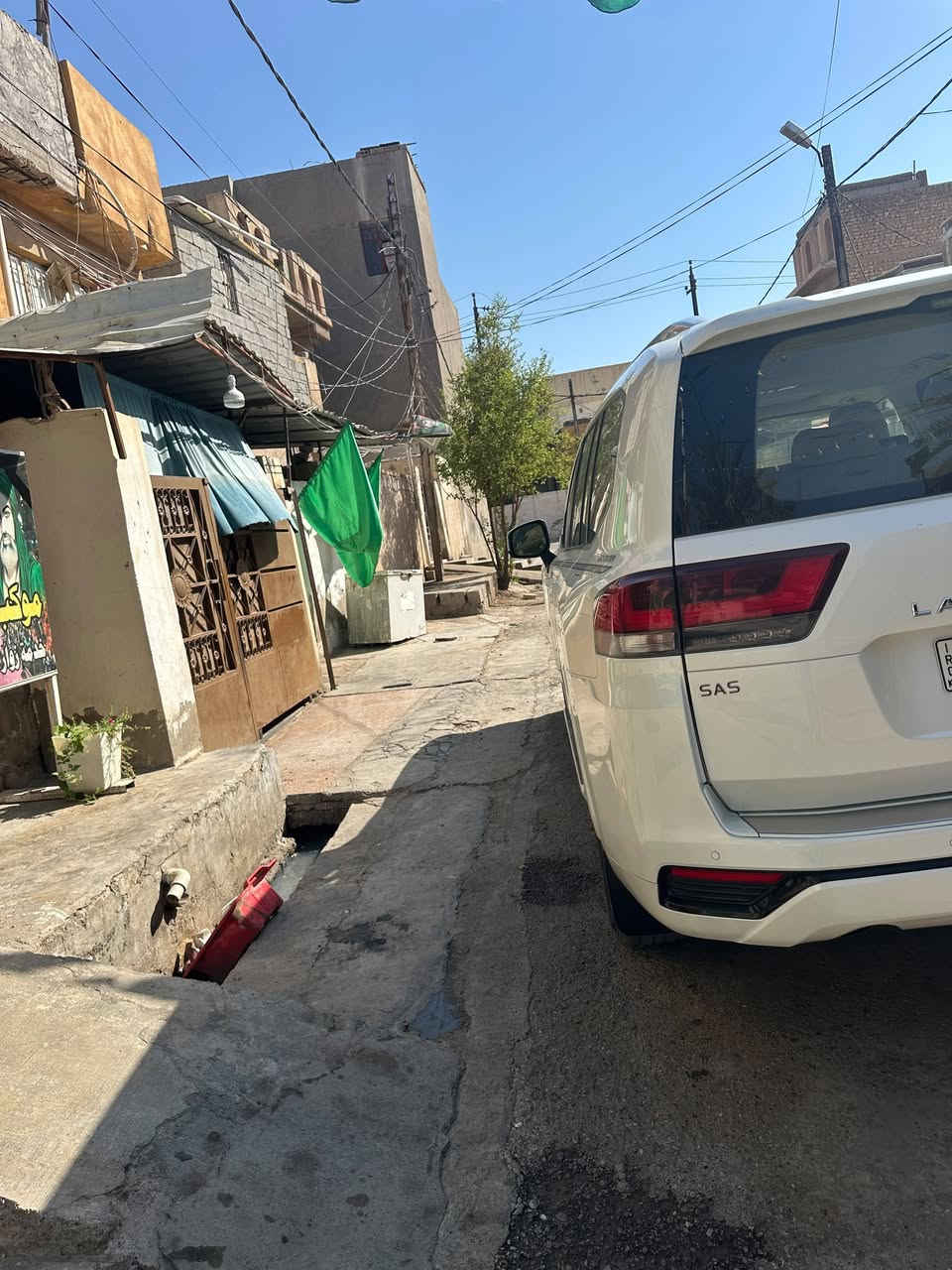 السلام عليكم
لاندكروز شركة ساز ٢٠٢٣ جديده بدون ضرر 
خمس بصمات 
تشغيل عند بعد 
رقم اربيل 
السياره باسمي التحويل ثاني يوم 
تخم تاير 
تبريد ثلج 
ثلاجه 
العنوان بعقوبة 
للاتصال على الرقم ***********

