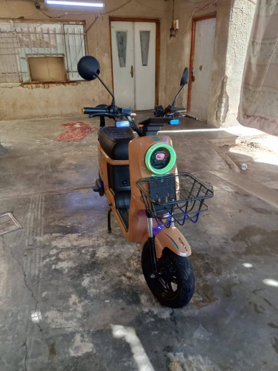 سلام عليكم
عندي دراجه شحن للبيع R9 
*خمس بطاريات 
*اربع سرعات 
*شاشه اعطال 
*بلوتوث +شحن هاتف 
*لايت عالي ناصي 
*مثبت سرعه
* البارك P +البك R
مكاني بغداد حي العامل  السعر 450 وبيها مجال  
رقمي  *********** واتساب
