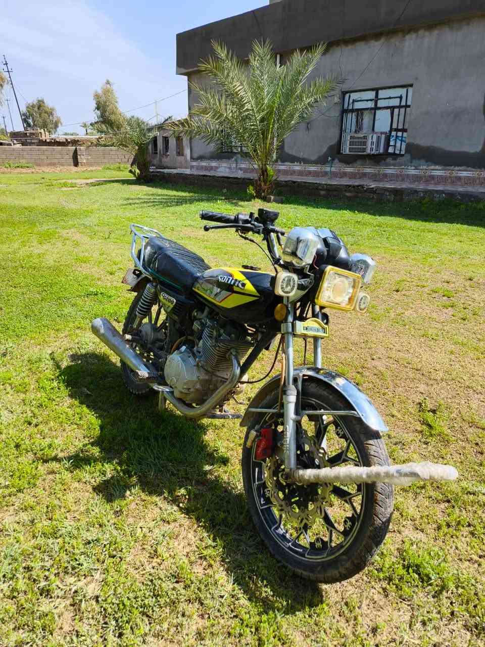 دراجه للبيع سيفون موديل 24 محرك 200 ديالى كنعان
***********
