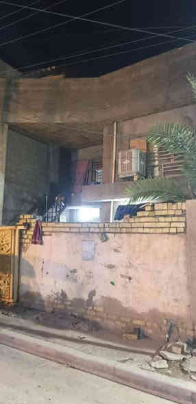 السلام عليكم بيت ١٥٠ متر للبيع
وجها ٧ ونص نزال ٢٠ 
٤ غرف نوم 
حولي كبير ٢ 
صاله ومطبخ  وخدمات 
يصلح وحدتين سكنيه للستثمار 
موقع قريب ع شارع التجاري المضخه الثاني خلف الشارع الرئيسي
ترميم جديد نقص فقط واجها
خلف الاربع شوارع 
للتواصل ***********
