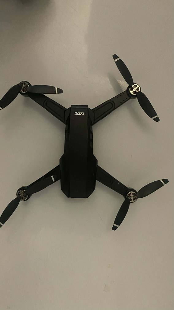 **🦅 درۆنی L900 Pro SE بۆ فرۆشتن 🦅** باشترین جۆری درۆنە بەو نرخە کەمە چونکە زۆربەی ئەشیا کانی هەیە 
 گونجاوترین بژاردە بۆ فێربوون، کاتبەسەربردن و چاودێری.
**📌 گرنگترین تایبەتمەندییەکانی.
 * **سیستەمی GPS:** گەڕانەوەی خۆکار بۆ شوێنی خۆی لەکاتی نەمانی شەحن یان بڕانی پەیوەندی.
11پەروانەی زیادی برخو دەڕنەفیس 
1پاتریە 

 * **کامێرای 4K ڕێکخراو:** کامێرای کارەبایی بە ڕیمۆت گۆشەکەی دەگۆڕێت + کامێرای خوارەوە بۆ جێگیری.
 * **ماوەی فڕین:** نزیکەی ٢٠ بۆ ٢٥ خولەک بە یەک شەحن.
 * **مەودای کۆنترۆڵ:** دەگاتە نزیکەی ١٢٠٠ مەتر.
 * **کێشی سووک:** کەمتر لە ٢٥٠ گرام و بە ئاسانی دەپێچرێتەو
 بەکارهاتووی خاوێنە]
**💰 نرخ:** [85 هەزارو کەمێک معامەلە ]
 هەرکەسێک حەزی لێبو بێتە چات السليمانية, العراق


**إذا كنت صاحب هذا الإعلان وتريد حذفه لأي سبب، رجاءا أرسل رسالة إلى الدعم الفني**
