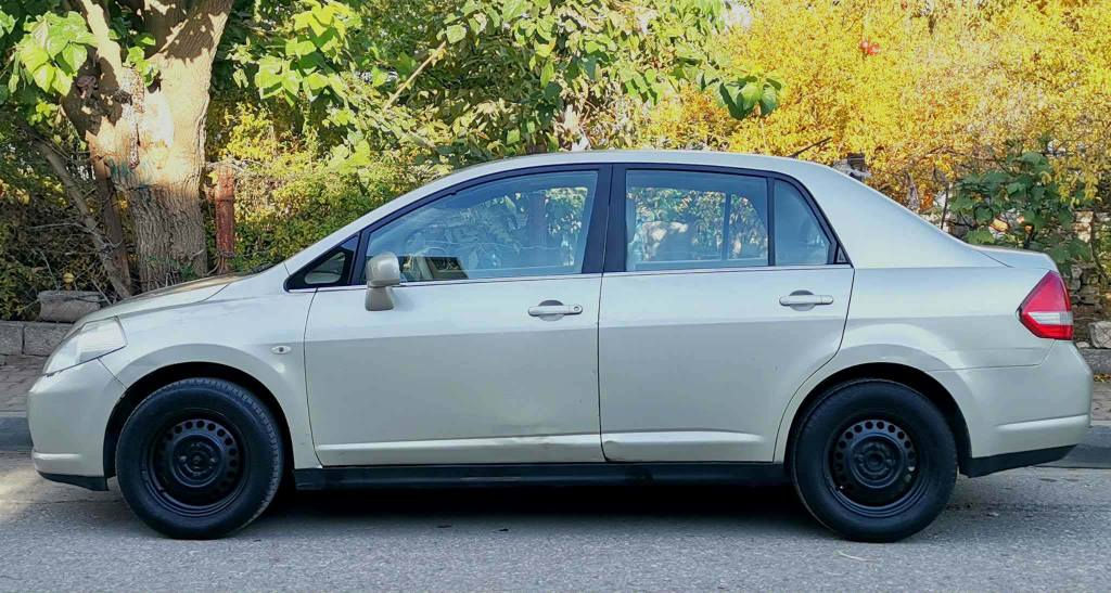 نیسان تیدا ٢٠٠٦ یابانی مەکینە ١.٦ مەرغوب
ناو زەرد و چوار جام کارەبا- نیوجلد 

سەیارەکە نزیکەی ٥ ساڵە لای خۆمانە و بەناوی خۆمانەوەیە .
سەنەوی تا ٢٠٢٧ نوێیە -پاتری نوێیە 

سەیارەکە ٦ بۆ ٧ پارچەی بۆیاخە بێ ناوگرتن. من بە حیزام دەیفرۆشم سنوق و سێ دەرگای بۆیاخ نیە . 

سەیارەکە هەموو گیانی بەشەرت گێرو مەکینەو تەبرید و تەقەورەقە وەک تۆپ وایە ماشاءالله .
ناوی زۆر جوان و تازەیە زۆر پاک ماوەتەوە .
 ماڵی دۆستە بێ نوقسانیە سەیارەکە. 

سعری ٦٩ گەڵاو مەجالێکی کەم
شوێن سلێمانی 
***********
*********** السليمانية, العراق
