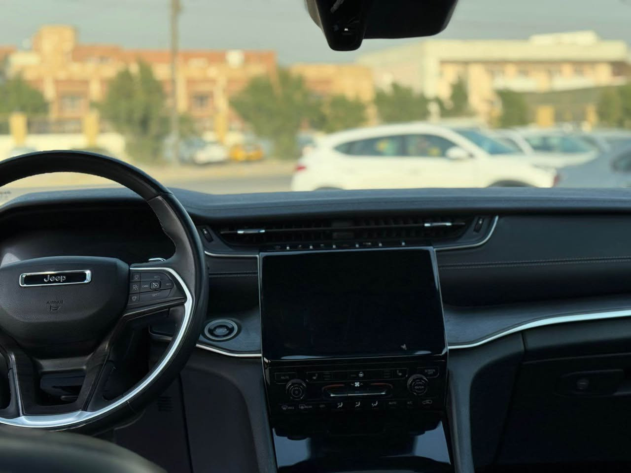 السلام عليكم 
جيب 2024 لمتد فول
رقم اربيل الدولي باسمي هزه وسنويه وارقام جدد تحويل او وكاله 
السيارة مكفوله كلهه من صبغ
سياره حادثه سرقه قطعه الخارجيه فقط بدون دواخل بدون ايرباك بدون معجون 
تبديل القطع كلهن اصليات نفس لون بيه مكانين بارد خفيف بس بدون صبغ
كل اغراضه اصليه شرط الفحص 
فقط فتح وشد 
سياره ماشيه 20 الف 
جديدة بعده كير ومكينه وصدر وتبريد ع وضع شركه 
مكانه بغداد الكرخ 
***********
السعر 278 وبيها مجال بسيط بغداد, العراق
