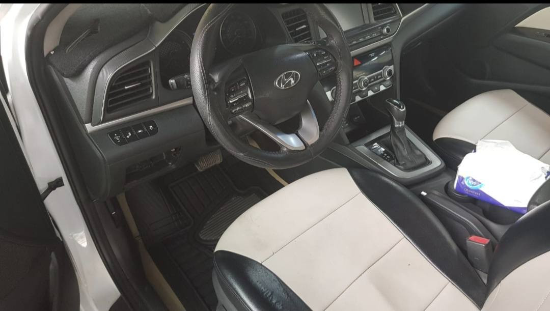 النترا موديل ٢٠ كاملة من كلشي ماشية ٦٨ الف فقط 
فول  مواصفات عدا السلايت و البصمة بغداد دولي بأسمي 
مكانها بغداد حادث جاملغ امامي و باب خلفي
تصليح بالخارج  
بيع او مراوس حسب القناعة بس كون جاهزة بدون نواقص 
اتصال فقط ***********
