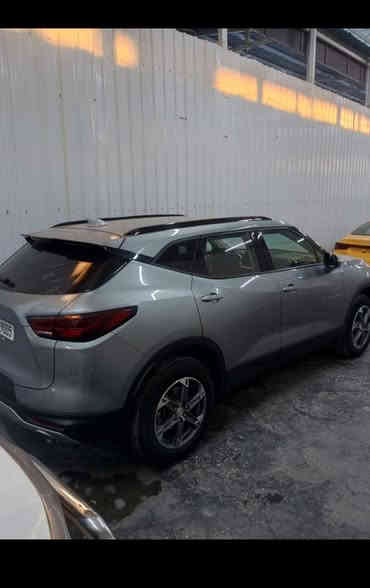 السلام عليكم 🫡 
بلايزر لبيع 
حدثهه موضح بل فيديو 
بيه بنيد مبدل وجاملغ صبغ 
مكانه بغداد .العبيدي
هـ***********
سعر195$
