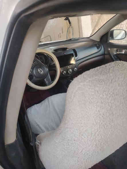 سيراتوا ٢٠١١ بيه صبغات فول فتحه رقم أربيل ألماني بيه دحجات وصابغهن مكفوله من الكلبه والتجوه مكينه كير حداديه تبريد تخم تاير جاهزه من كلشي تحب تحويل او وكاله جاهزه سعره ٨٠ وبيه مجال قليل ***********
