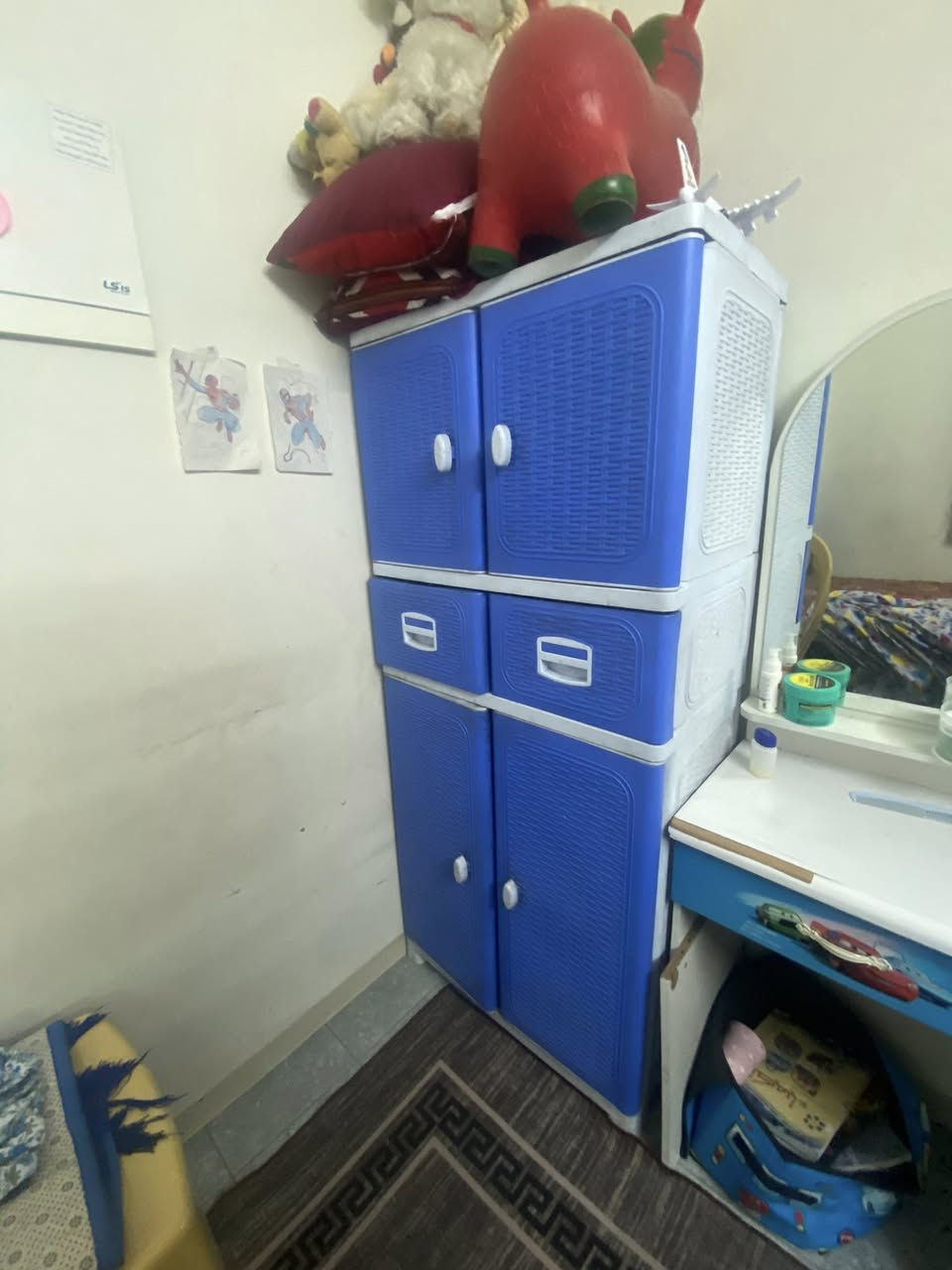 غرفة كاملة: كنتور+ميستواليت+طابورية + بردة زيبرا + سرير 200 الف
2- سرير طابقين(بشكل مجر) 250 الف
3- كنتور بلاستيك ازرق 50 الف
رجاءاً التواصل فقط على الرقم وليس بالتعليقات او الخاص ماراح نرد، *********** ، الموقع بسماية
