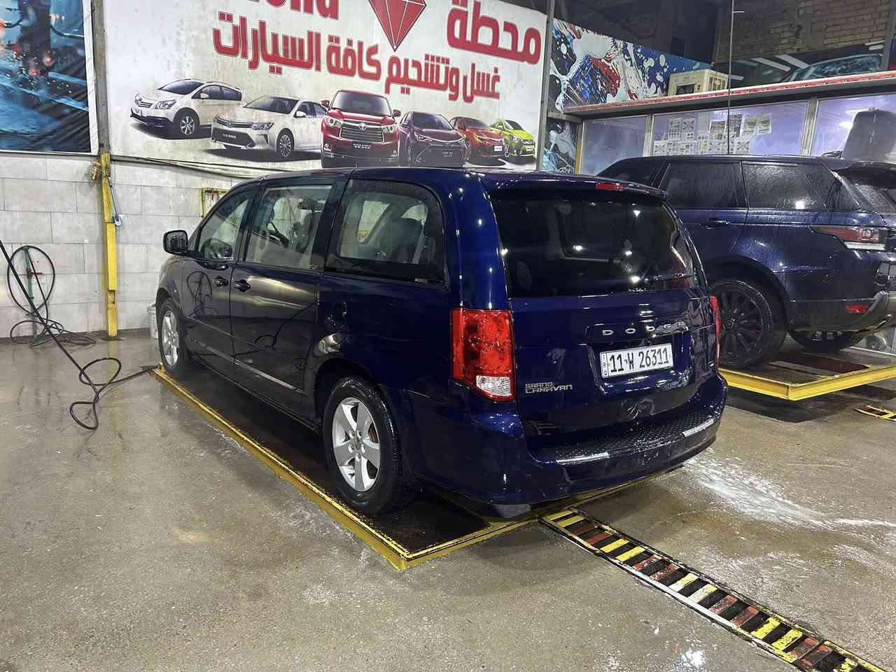 السلام عليكم دوج كرفان ٢٠١٣
حادثها جاملغ وبنيد  سطحي بدون شواصي ولا لغود 
مواصفات عاديه 
بيبان كهرباء جام كهرباء شاشه كاميرا 
رقم بغداد ب اسمي 
ماشيه ١٦٢ 
كير محرك كله مكفول صدر جديد 
سعرها ١٢٨ 
مكانها بغداد حي الجهاد ***********
