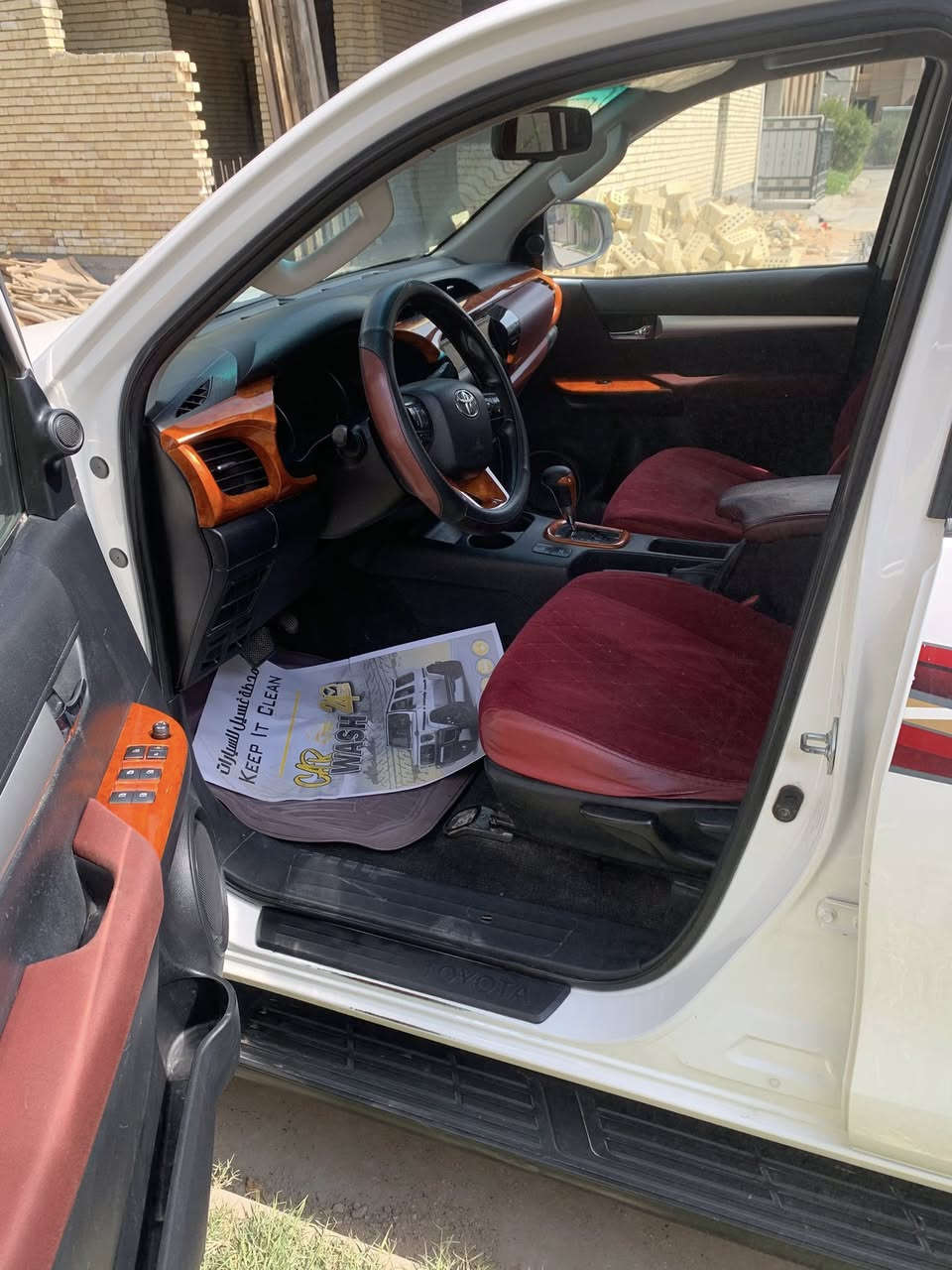 السلام عليكم بيكم هايلوكس رقم ربيل 2016 ماشية 147 حقيقي فور ويل عالي كير اوتوماتيك السعر 25$ للاستفسار *********** مكانه بغداد
