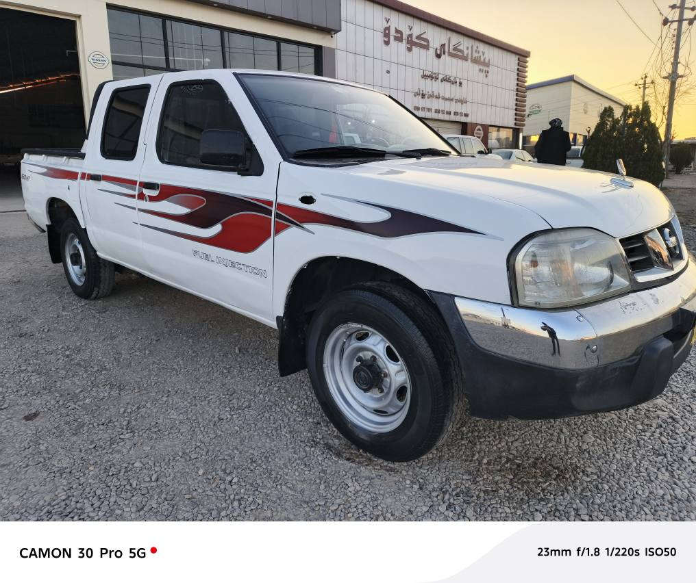 نیسان مۆدیل 2002 ئاڕم پلاستیک سلێمانی بەشەرت غاز بەنزین بۆیاخ کامل بێ دەعمو لێدان چوار تەییەی لۆک پێشی کراوەتە دوهەزەرو شەش گێڕ مەکینە بەرشەرت 
نرخ  ۷۳ گڵا کەمێ معەلە 
شوین چوارقوڕنە 
ژ.م 
***********
*********** رانية, السليمانية
