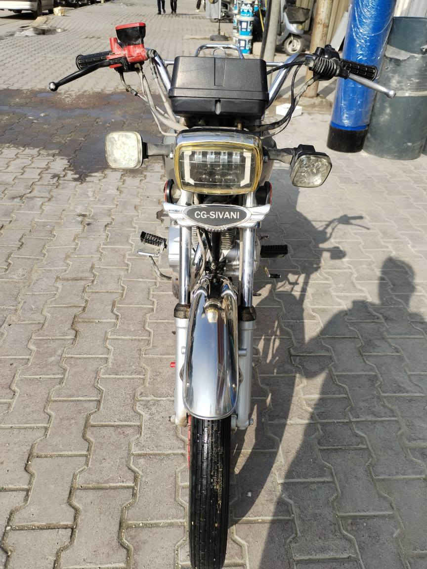 سيفان 2024 للبيع كربلاء حي الموضفين رايده 650 وبيها مجال الله شاهد دراجه جديده كلشي شغال بيها  *********** كربلاء, العراق
