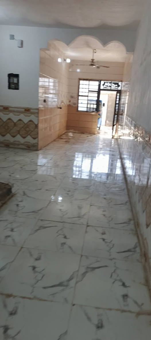 السلام عليكم
#دارللبيع
مساحته 150م
طولااني 
سند25/طابو زراعي 
حي العسكري/دوانم لاازم وره مدرست حشد 
قاطين قا ط ثاني بي غرفه 
قاط جوه 
ساحه 
صحيات 
دوانيه 
مطبخ حراري 
حمام 
غرفتين 
كبار 
ترك 
. 
السعر 105وبي مجال 
متواجد خاص او وتساب 
***********
