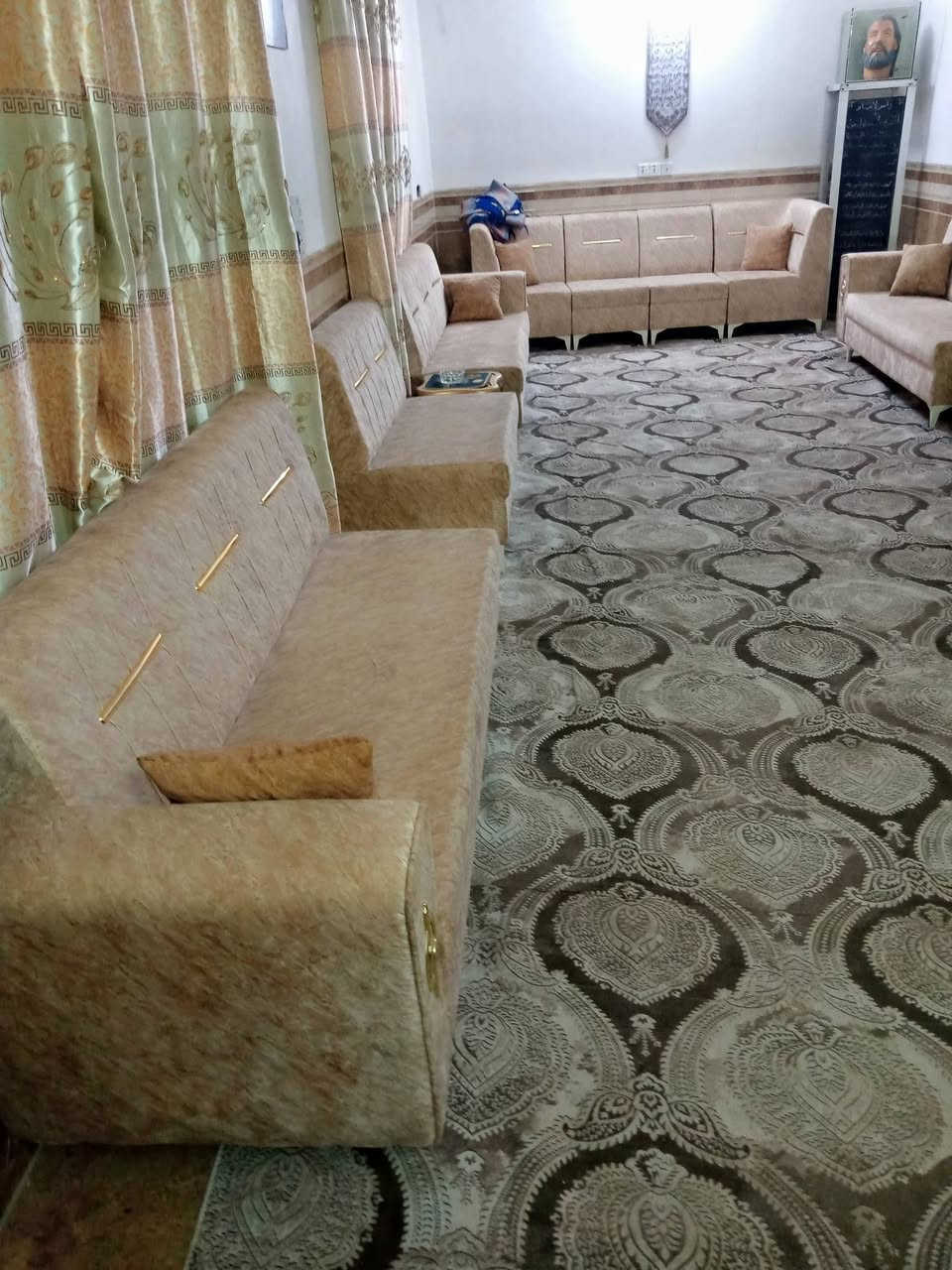 ديوانين جديده للبيع
الديوانيه حي الجمعيه الاولى قرب دائرة الموارد المائيه
السعر 600بيهن مجال البيع مستعجل الاتصال على هذا الرقم
***********
