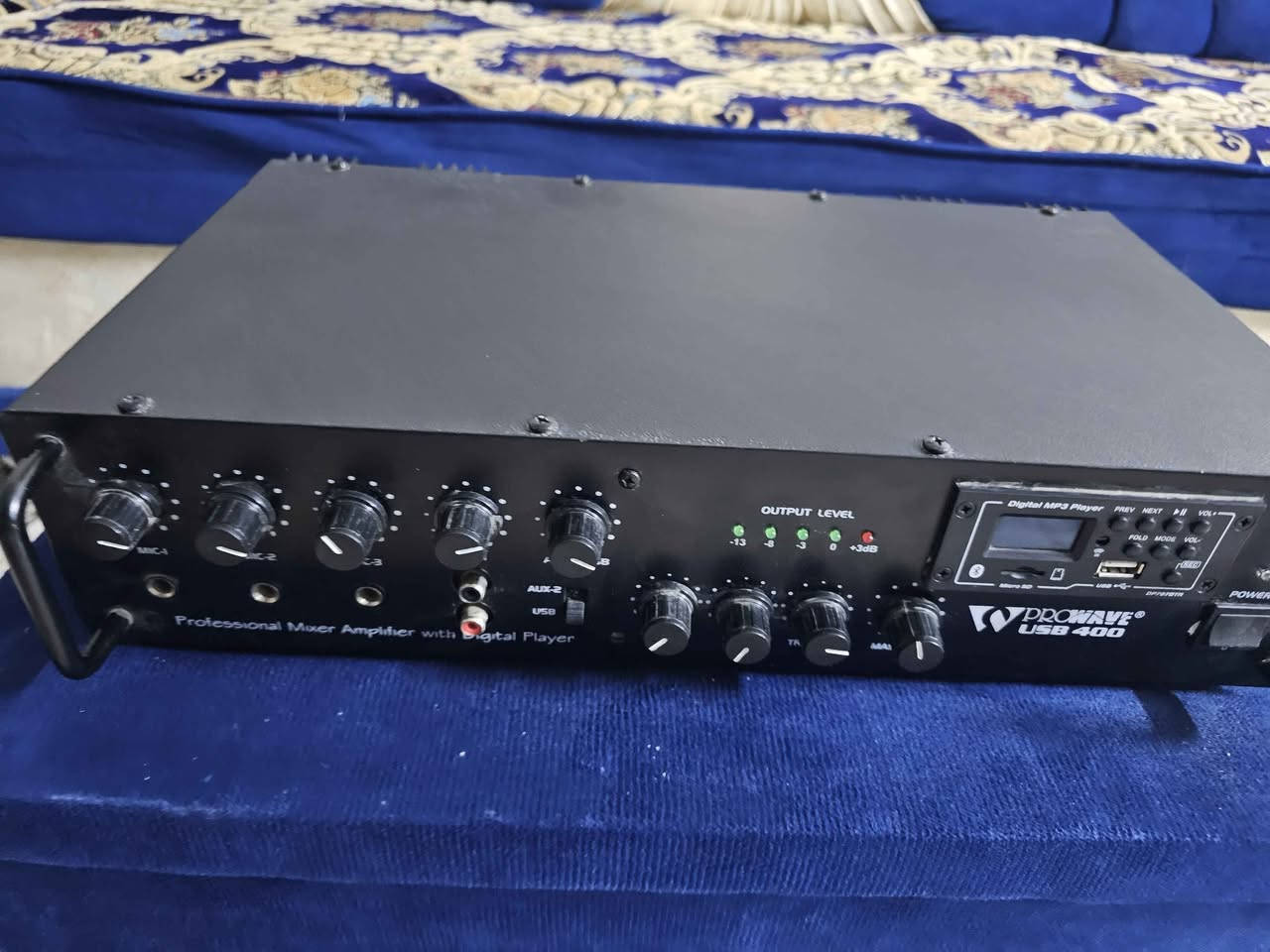 جهاز صوتي للبيع غير مستخدم جديد يشغل بوقي ورقي سماعات و mp3 
السعر 150 
تواصل واتساب *********** الشطره, ذي قار
