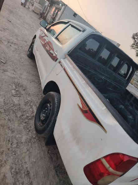 السلام عليكم ورحمة الله وبركاته
بيكم فلاونزه البيع 
موديل 2007
شاصي 19
محرك وكير كفاله 
سياره مصبوغه احزام 
كهربايات كله شغاله 
حداديه وتايرات صارلي سبوعين مسويهن 
رقم مميز قادسيه 
سنويه 29
السعر 125بيه مجال بسيط جدا
مكان سياره نيل طريق دولي سريع 
***********
***********
