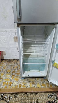 ثلاجة • للبيع