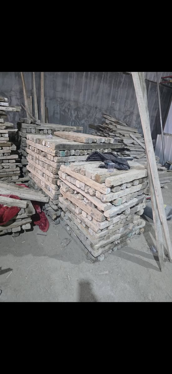 خشب مستخدم للبيع جميع القياسات
العنوان/البصره 
للاستفسار الاتصال على الأرقام 
***********
***********
