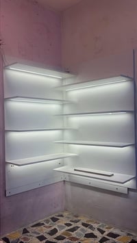 رف ارتفاع متر ونص والعرض مترين تفصال شغل درجه أولى سعره 150 0771271299...