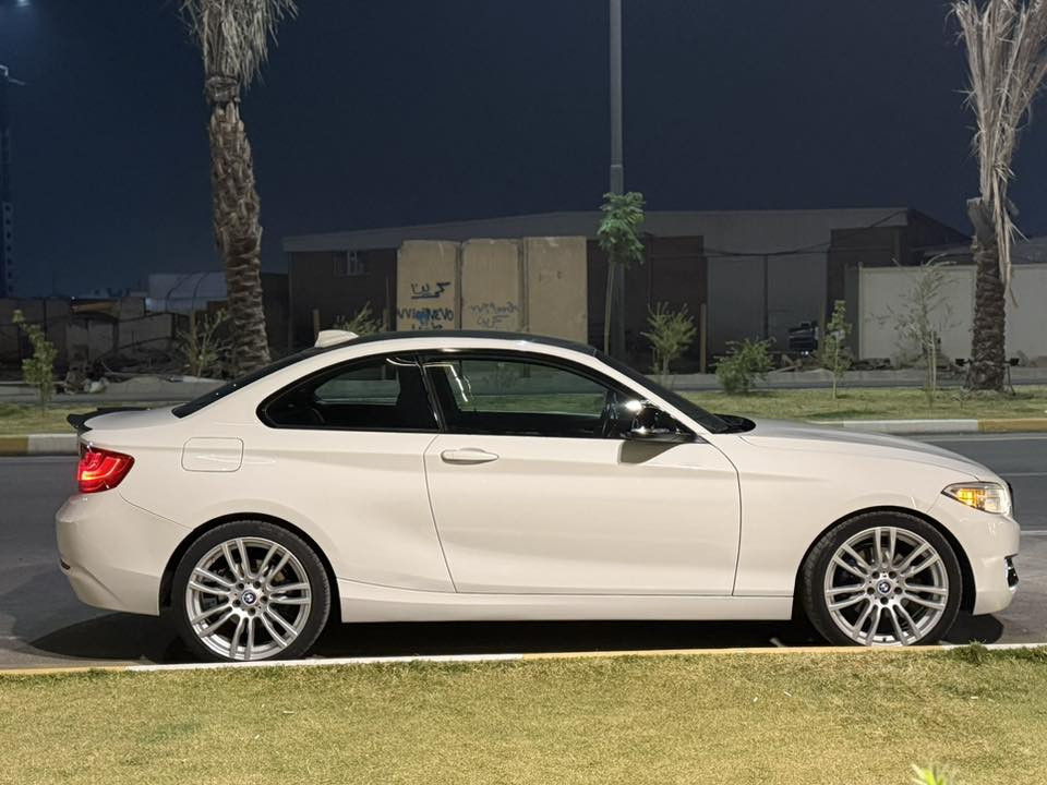 سلام عليكم شباب حبايب
BMW 230i F22 2017
السياره ماشيه 57 الف
السياره حادثه ربع الدعاميه الاماميه
فقط بدون صبغ بدون تبديل بدون
ايرباك بيه فقط ربع الحاملغ الامامي اليمنه بارد 
السياره جديده صدر وكير ومحرك مكفولات من كلشي 
 السعر 17,800 وبيه مجال بسيط 
***********
