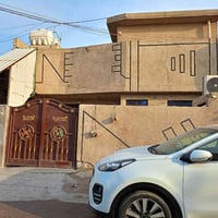 D‏بيت طابقين مسلح مساحتة 200 م٢ واجهه 10م نزال 20 م ‏الطابق الاول يحتو...