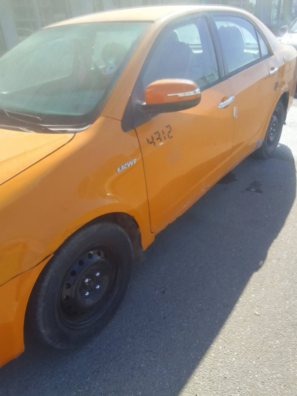 السلام عليكم من رخصه مدير لكروب المحترم متاح جيلي اف سي مكينه الماني كير عادي لايت زنون مع بلوجكترات زنون شاشه كامره خلفيه رقم بغداد انكليزي تحويل مباشر سعر 38 وبيه مجال استفسار  ***********
