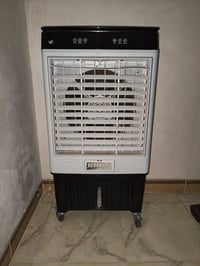 كونفيرا للبيع استخدام قليل بعدها اخت الجديده السعر 130 وبيه مجال 07800...