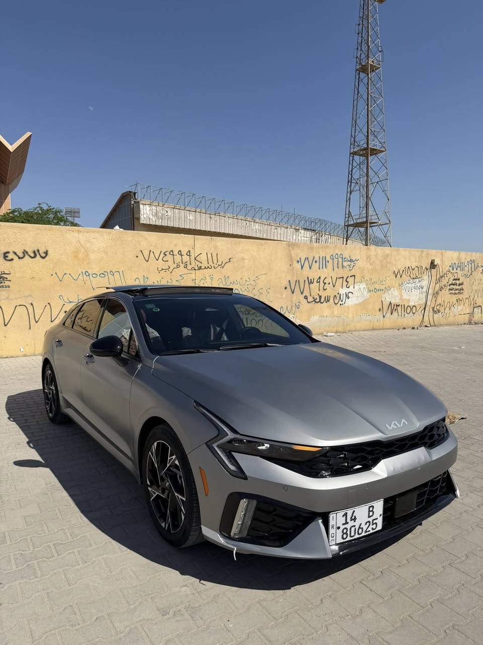 2025 KIA K5, GT LINE
سياره فول 1/1 
سياره ضربته خلفيه ما واصله  للشاصي  صبغ نص جاملغ وصندوك والباقي كفاله 
كلشي شغال بيه سياره فول كدام عينك معروفه بعد مواصفاته GT LINE فول  سياره بعده زيرو محرك 2500 تنفس طبيعي 
KNAG64J76S5304145
السعر 238 وبي مجال 
العنوان البصرة الجمهورية 
للتواصل ***********
