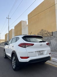 توسان ٢٠١٨ • جلد احمر • سقف بانوراما