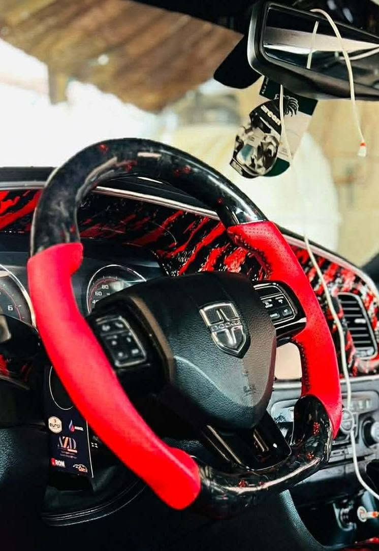 السلام عليكم شباب
غراض بيع او مراوس 
بنيد فافون srt
دعاميه خلفيه srt 
دركه فورجد 
فجوج تخم امامي خلفي برمبو 4 بستم 
عينه بلاديه srt موديل 14 
ويل 20 
***********
