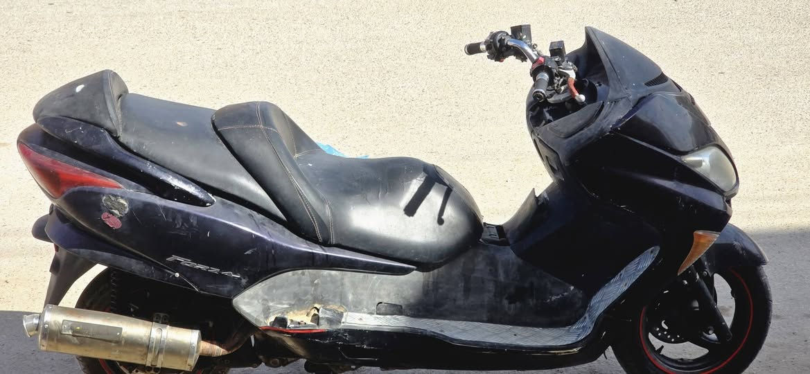 دراجه فورزه صفر 8 فول مكينتها ما مفتوحه كزوز رياضي بيها كلشي شغال تجي تشوف بعينك السعر ٧٠٠ وبيها مجال  الستفسار ***********
