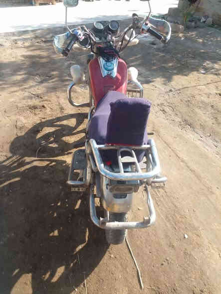 سلام عليكم
دراجه تايموته للبيع موديل 16 أورق  جاهزه كامله کلشي بيه شغال السعر ب 450 وبيه مجال لشراي المكان سوگ الشيوخ
ما متواجد عل فيس اتصل وبيك خير وتدلل ***********
