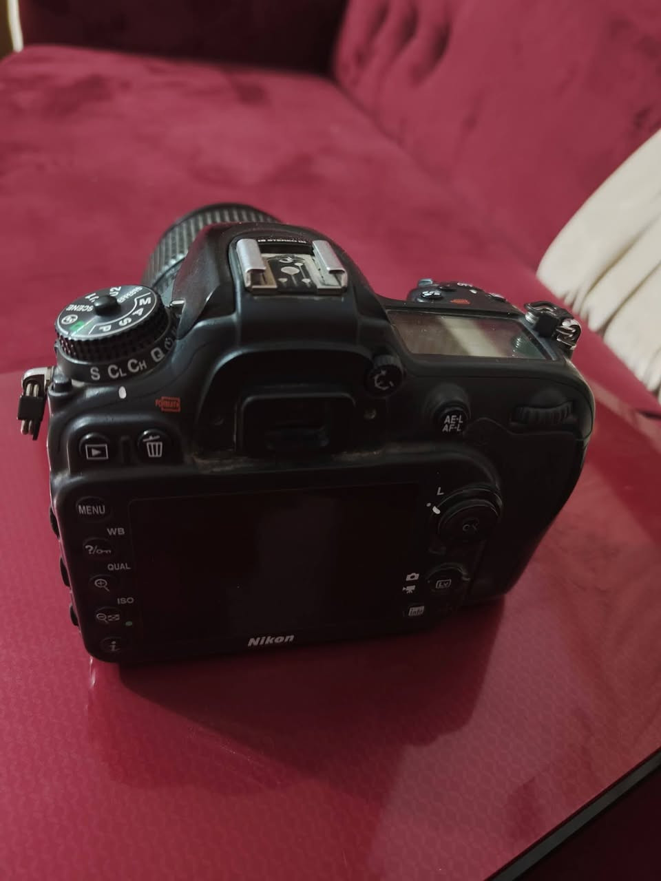 كامره نيكون 7100 مع عدسه 18_105
وياه حزام كتف 

وبطاريات عدد 2 جديدات

الشتر  50k

نضيفه الكامره 

السعر 600 الف   بيه مجال 

مكان بابل
***********
