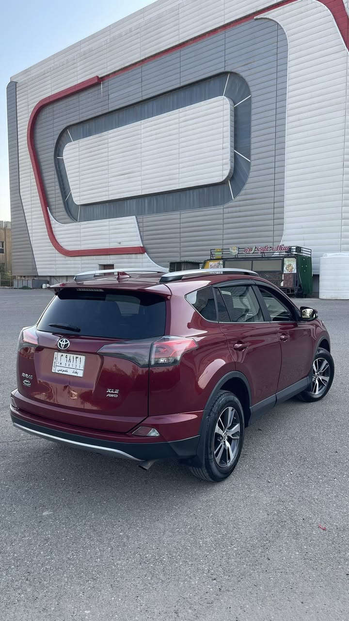 سلام عليكم..للبيع فقط !
🔴راف فور 2018 
Xle فول مواصفات -
-ماشية 130 الف ميل
-بصمة 
-سلايد
-كشنات جلد
-تدفئة بالكشنات
-صندوك كهرباء 
-كشن كهرباء
- 3 انظمة قيادة
-شاشة حجم كبير
-رادار امامي
-كامرة تحديد مسار
- نقطة عمياء
- ويل 17 
-تنتة كنتارة 
-تحكمات ستيرن
-حجم المحرك 2500
-كامرة خلفية 
-منظومة زينون 
🔴 السيارة وارد امريكي  كلين تايتل بدون بارد بدون صبغ  حادثهة كشنات خلفية محتركة فقط
🔴 اخوان السيارة نظيفة شوفة عينكم مسويلهة ادامة كاملة صدر امامي خلفي ..منظومة بانزين..دسكات..تايرات .. 
كلة جديد مابيهة مصرف  
رقم انكليزي الجديد باسمي تحويل ثاني يوم  
صور الحادث بقية التفاصيل خاص او واتساب 
المكان بغداد - الامين 
للاستفسار اكثر 
***********
