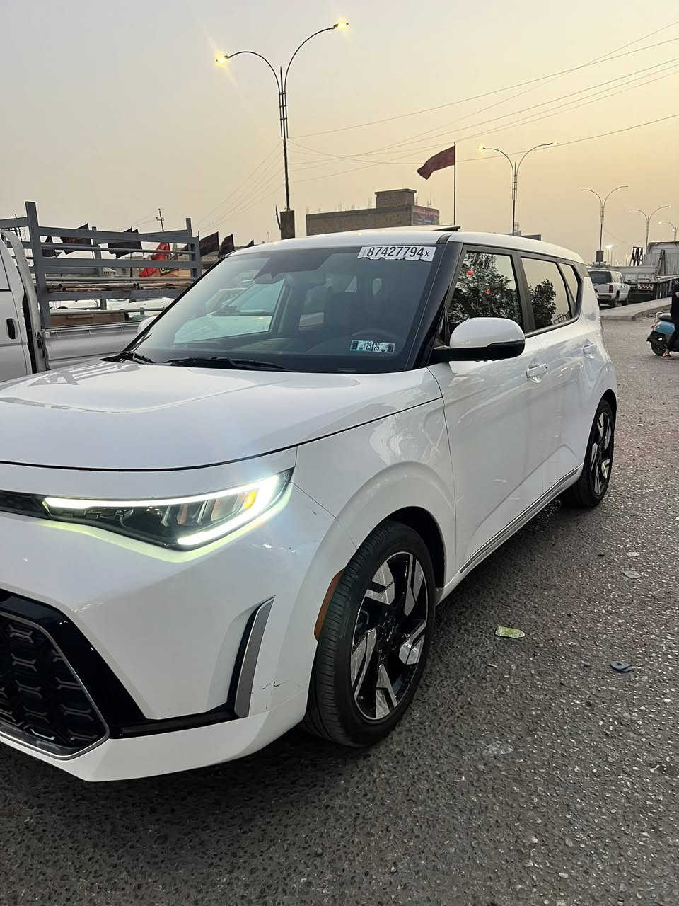 NO. :476
Year :  2023
Make : KIA
Model : SOUL  GT-LINE
اللون : ابيض
سعه المحرك :  2.0 DOHC دوش
المسافه المقطوعه : 6812ml
----------------------------------
🚘 المواصفات 🚘
وارد امريكي  🇺🇸
بصمه
فتح
شاشة العدادات ديجيتال
شاشه 
كاميرا
فرش جلد و مخمل
تحكم سرعه
تحكم مسجل
شاحن وايرلس
تحكم سرعه
تحكم مسجل
ويل 18
هاندبريك كهربائي
نظام عرض الكاميرا
اضويه اماميه و خلفيه LED
تشغيل عن بعد
حساس تجاوز
تحديد مسرب
DRIVE MODE
----------------------------------
⭕️ حادث السياره صبغ في جاملغ امامي
 من جهة الباب
----------------------------------
☎️ للاستفسار  يرجى الاتصال على الرقم التالي☎️

⬇️                            ***********
الحله
