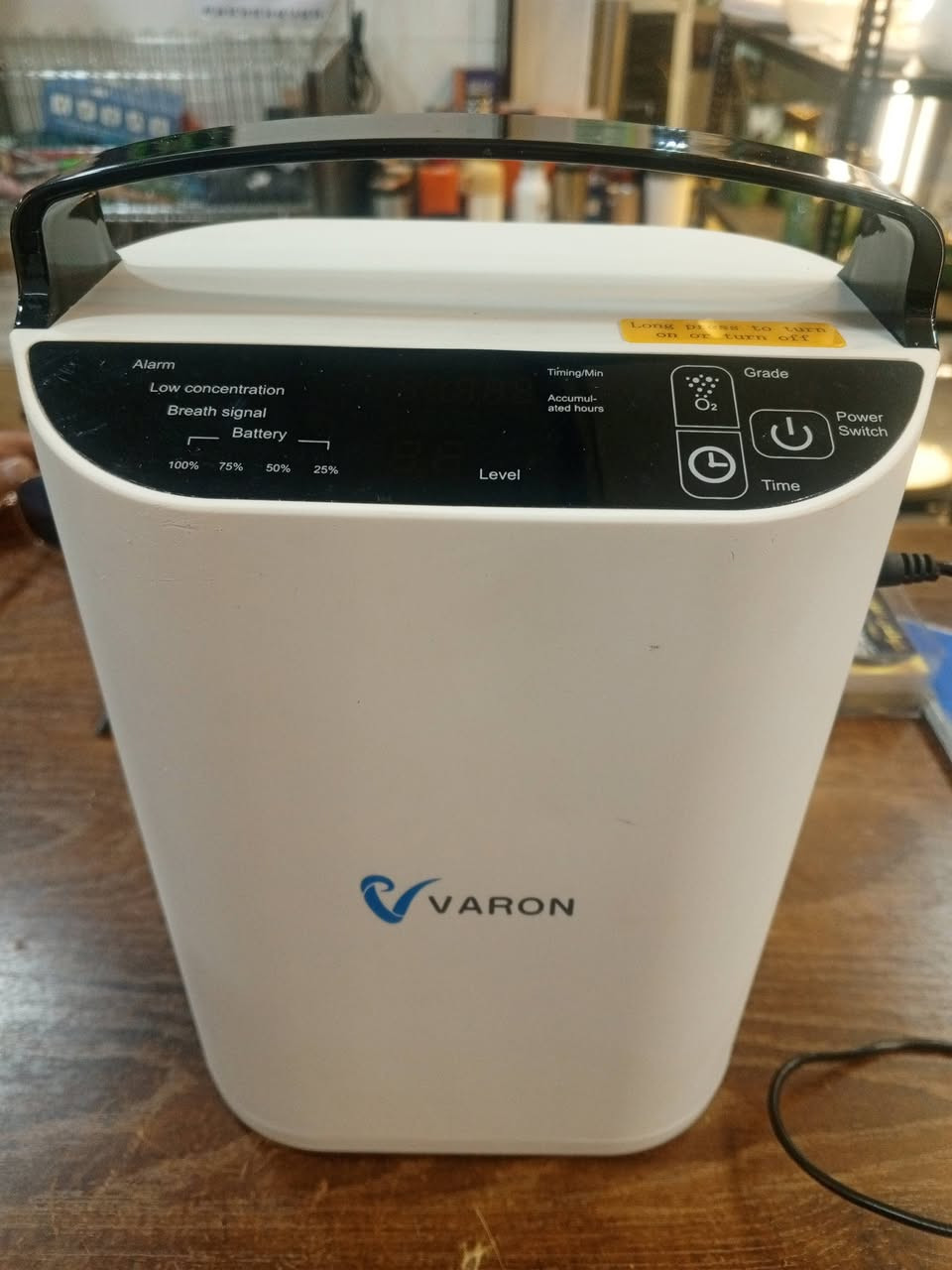 نظافة 95%

جهاز مولد اوكسجين 3 لتر و5 لتر المحمول شحن
المنشأ اوربي من شركة Varon 

يحتوي ع حساسات تشبع الاوكسجين للشخص المريض يتم فصل الجهاز عند تشبع الدم بالاوكسجين وكثير من المميزات التي يحتاجها المريض

يعمل بنظام الشحن عن طريق شحن البطارية الخاصة به او شحنه عن طريقة منفذ الجداحة في السيارة..


**إذا كنت صاحب هذا الإعلان وتريد حذفه لأي سبب، رجاءا أرسل رسالة إلى الدعم الفني**