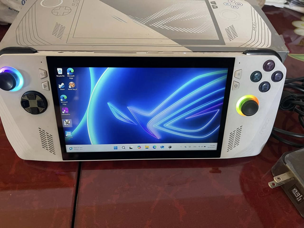 السلام عليكم ايسوس روك الاي للبيع مستعمل قليل جداً 
شاحنته بعده بالنايلون 
مكاني بغداد السيدية السعر 550 لان لجهاز اخو الجديد حرفياً ذاكرة 512 
***********
