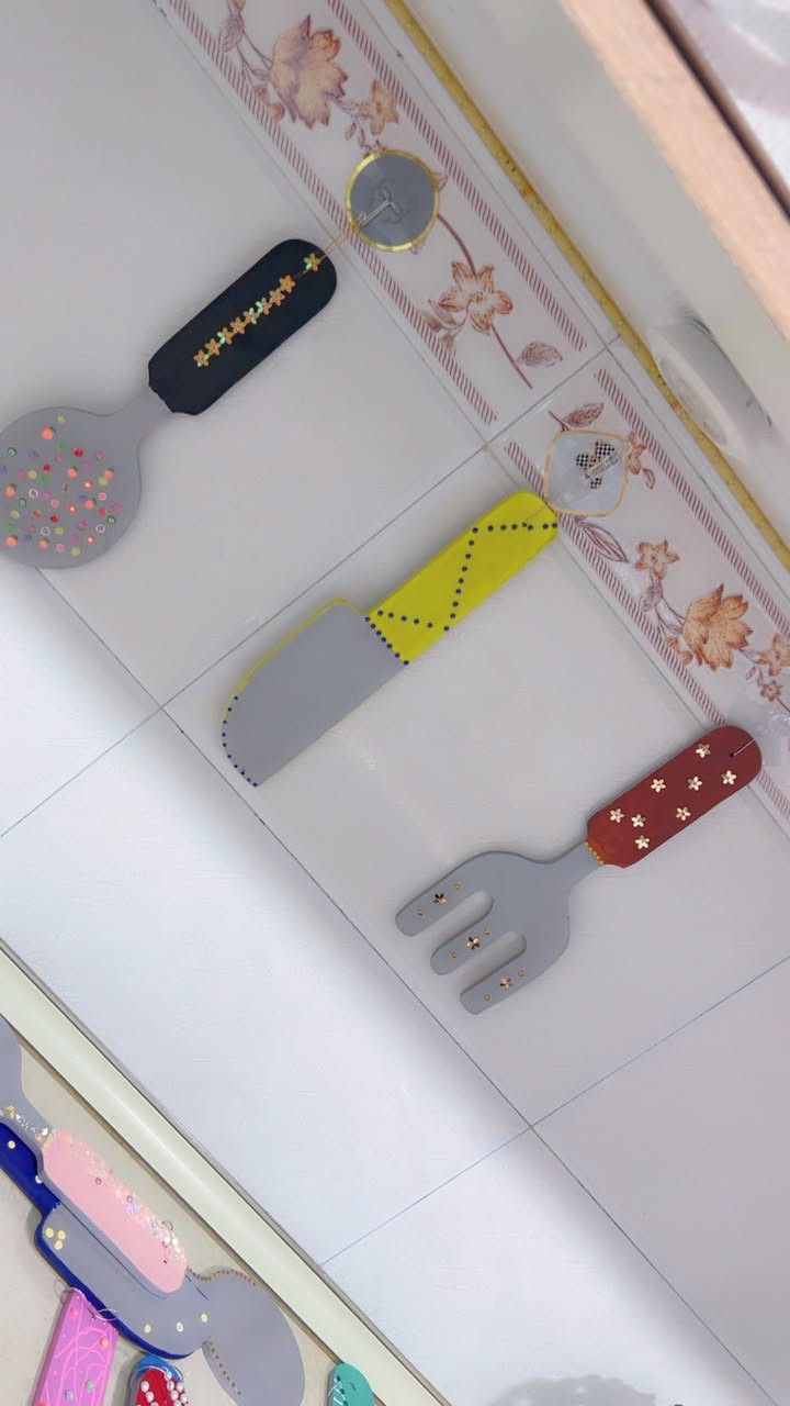 معالق مطبخ ألوان مختلفه مميزه بسعر مناسب


**إذا كنت صاحب هذا الإعلان وتريد حذفه لأي سبب، رجاءا أرسل رسالة إلى الدعم الفني**