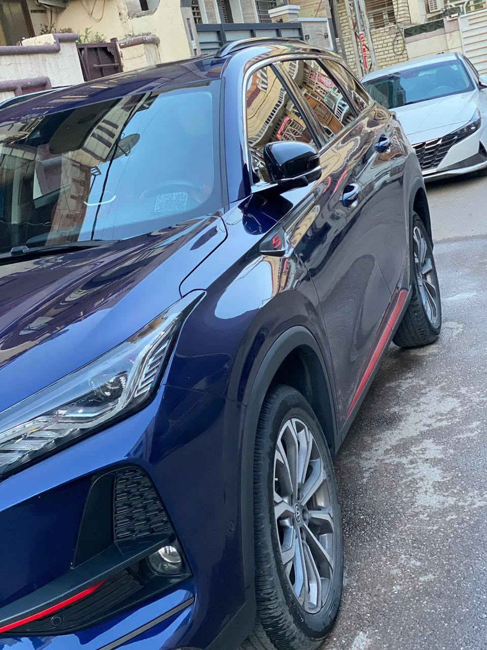 **شانجان CS75 plus   2022
*لون الداخل جلد احمر 
*حجم الاطارات R19
*حجم المحرك 2.0T
*القوى الحصانيه 230/5500
* كير اوتوماتيك
*اكزوس كروم مزدوج 
*الاضواء LED
*الاضواء اوتوماتيكيه
*الاضواء العالي والواطي اوتوماتيكيه
*كشافات اماميه
*اريل على شكل زعنفه القرش
*شاشه العدادات نوع LCD قياس 12.3انش
*شاشه معلومات وسطيه LCD حجم 10.25 انش
*ضوء داخلي للديكورLED
*ضوء ارضي للترحيب عند فتح الباب
*مكابح ABS
*نظام الكتروني لتوزيع القوى بالتساوي على دواليب 4 عند البريك
*نظام الكتروني لتحكم بالثبات ESP
*نظام للمساعدة اثناء النزول على المنحدر HDC
*ايرباك امامي للسائق والمرافق الامامي
*ايرباك جانبي للسائق والمرافق الامامي
*ايرباك جانبي عالي امامي وخلفي
*نظام ذكي لتتبع ضغط الهواء في الاطار
*نظام تسجيل اثناء القيادة
*حساس امامي عدد 6
*حساس خلفي عدد 6
*كروز كونترول ذكي ومتأقلم
*نظام تنبيه السائق اثناء القياده
*تحذير قبل التصادم الامامي FCW
*الكبح التلقائي في حالات الطوارئ عند وجود سياره
*الكبح الامامي في حالات الطوارئ عند وجود مشاه
*صوره بانوراميه 360 درجه الترا HD
*كاميرا خلفيه 
*بصمه
*نظام الصفط بالريمونت 
*فتحه سقف بانوراميه
*فتحه سقف كهربائيه
*مرايا جانبيه مدفئه
*مرايا جانبيه كهربائيه
*فلتر كربوني لتنقيه الهواء
*كرسي السائق يعدل كهربائي بثماني حركات
*ذاكره لموضع كرسي السائق
*كرسي المرافق يعدل كهربائي بأربع حركات
*تدفئه في الكراسي الاماميه 
*تهوئه في الكراسي الاماميه
*باب الصندوق الخلفي كهرباء
*سانسر لسقوط الامطار على الزجاج الامامي
*نظام تكييف اوتوماتيكي منفصل التحكم للسائق والمرافق
*بلوتوث
*سماعات عدد 8
*نظام تحسين صوت الموسيقى ثلاثي الابعاد
*عدد مخارج USB  في الامام 2
*عدد مخارج USB  في الخلف 2

*شركة البخيت 
*10سنوات ضمان


**إذا كنت صاحب هذا الإعلان وتريد حذفه لأي سبب، رجاءا أرسل رسالة إلى الدعم الفني**