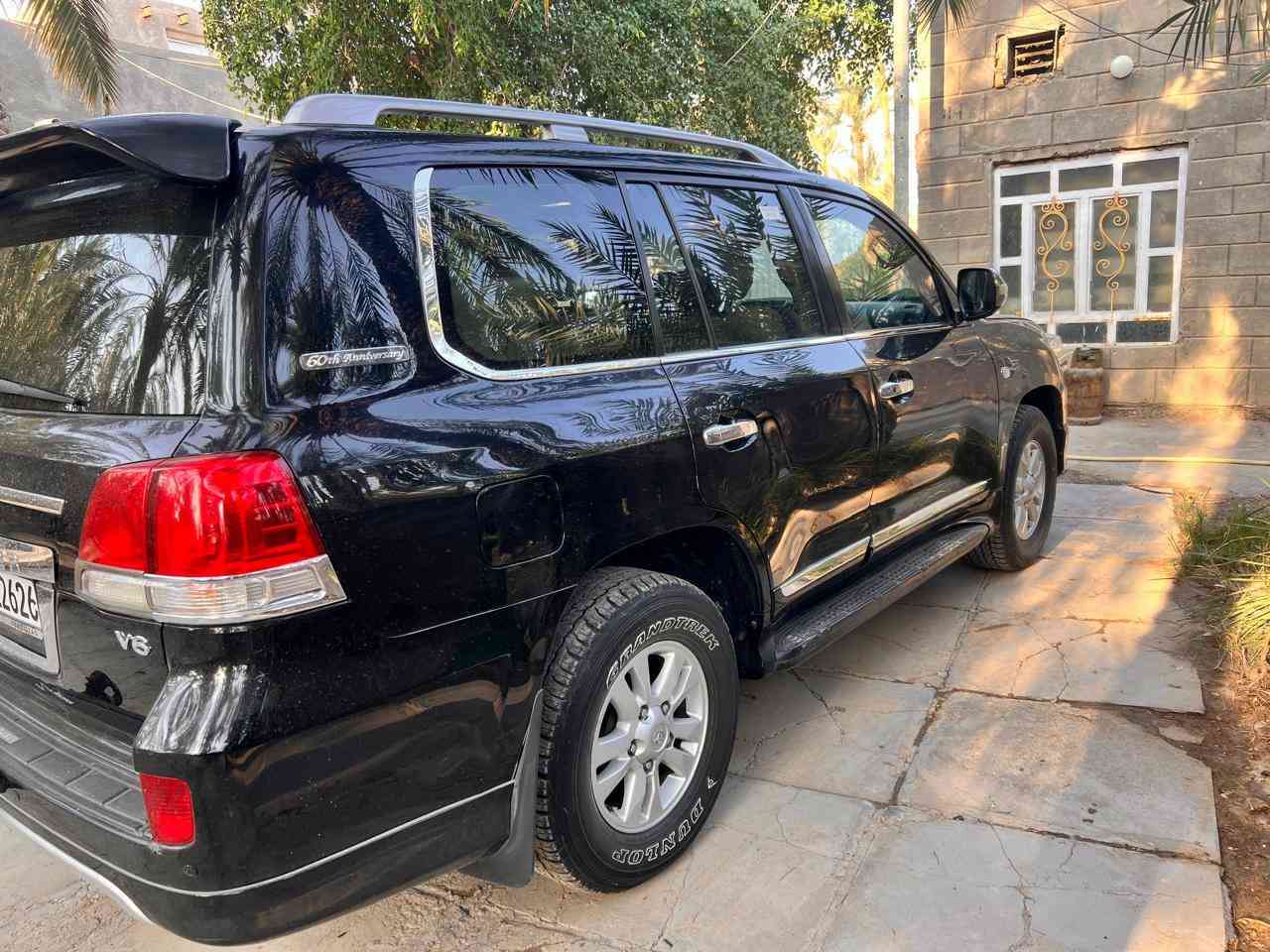 السلام عليكم 
من رخصة الادمن المحترم 
للبيع لاندكروز موديل 11 ستينيه 
رقم سليمانيه مداور 
دواخل جلد بقلاوه
والستينيه معروفه بالمواصفات
سياره كفاله من الصبغ والمعجون بيه بارد مكانين 
الاول بالمدكر الي بجهة السائق 
والثاني بالباب الي خلف السائق  قليل 
والباقي كفاله 
مكاني ذي قار سوق الشيوخ 
للأستفسار رقم الهاتف 
***********
