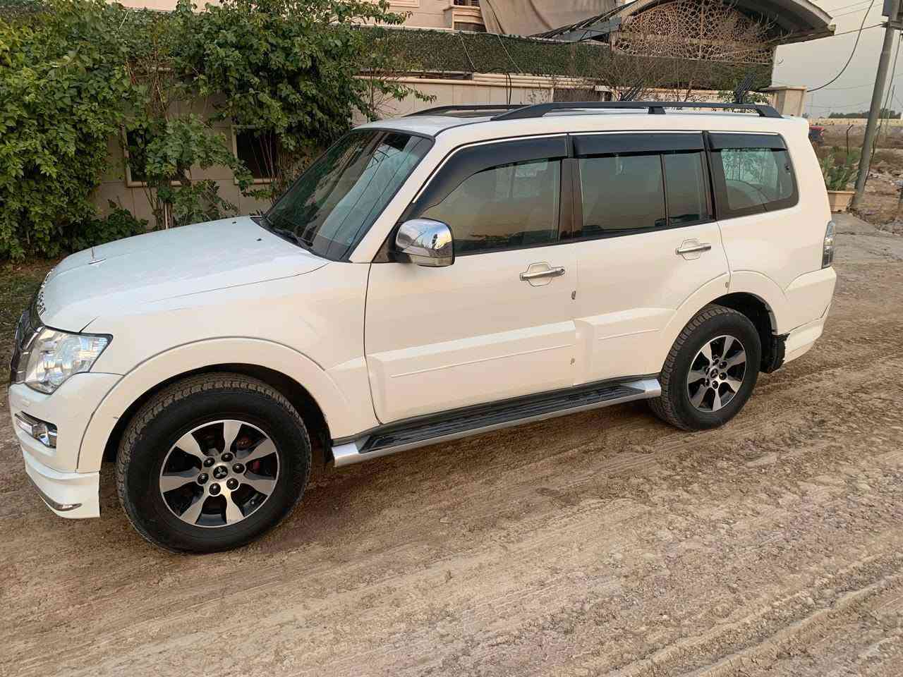 باجيرو 2009
طخة جهة اليمنة طخة دراجة 
سياره مكفولة كفالة عامة 
مكينة 3500
فور ويل شغال 100%
تبريد ثلج ثلاث قطع 
تخم تاير جديد
تحكم ستيرين 
دوشمة ارضية وكشنات بطاين باب دومشة 
جام مغلف  عازل حراري
اي نقص بسياره ماكو 
السعر 135  
العنوان بغداد 
سريع الدوررة 
رقم بغداد 
***********
