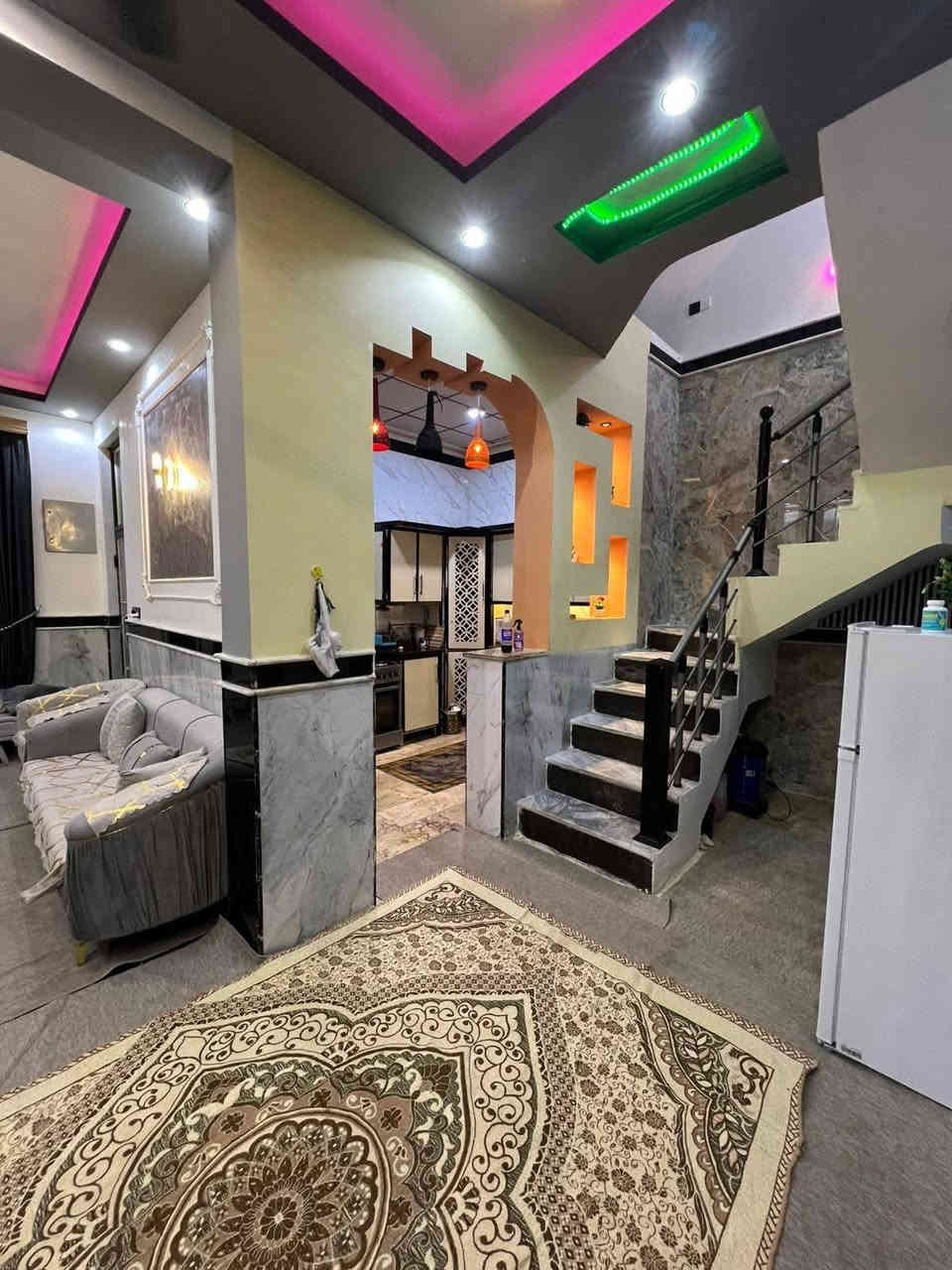 تحفة فنية 🪬
دار للبيع مساحه 50 متر طابقين ونص بناء طابوق درجه اولى أرضية مرمر ديكورات مغربي الواح كل البيت تبريد مركزي...  فول الفول يحتوي على ٢ غرف نوم وصاله واستقبال ومطبخ وصحيات عدد 3 غربي شرقي مغاسل داخل وخارج جديد البيت
العنوان كربلاء القلعه كاع محمد حلوه قرب سايدين الجديد خلف التجاري قرب مستشفى الكفيل يصلح سكن او حسينيه للزوار طابو زراعي إقرار محكمة سند 25
يبعد عن الامام الحسين كيلو ونص فقط 5 دقايق توصل يم الامام الحسين يصلح سكن او حسينيه للزوار
السعر ١٤٨ مليون
للإستفسار والاتصال
 وتساب
*********** 
*********** 
وجه المنشور لقاربكم و أصدقائكم #متابعة_قلب_تعليق_مشاركه #تابع_البيج_لترى_كل_العروض_الجديدة#
