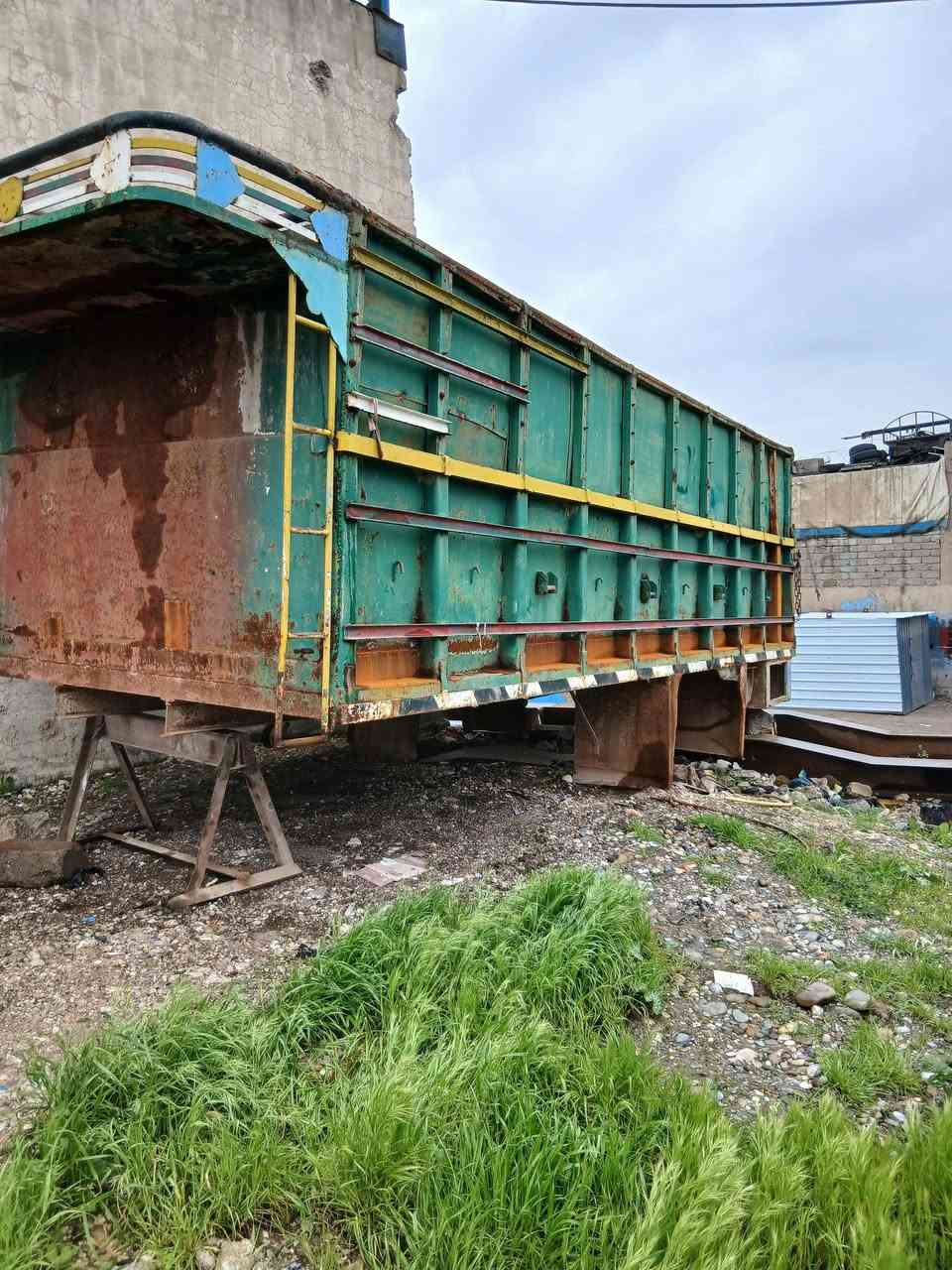 للبيع  بودي اسكاني تك مكان الموصل صناعة وادي عكاب *********** ***********
