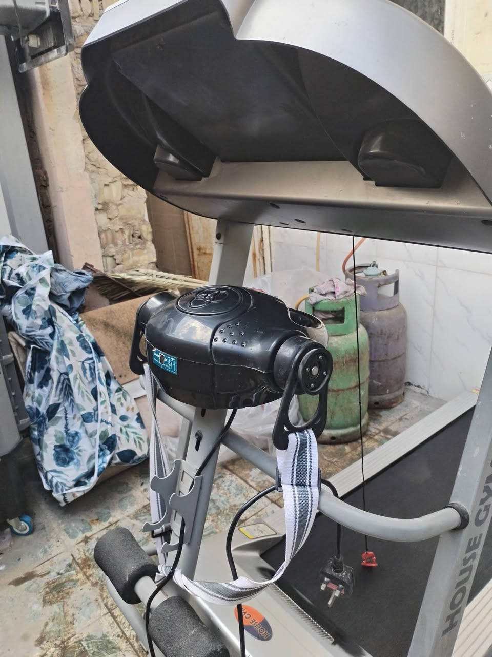 السلام عليكم جهاز جري 150 كيلو دبل ماطو جبلي تزيت ذاتي و حزام رجاج السعر 250 الف
***********
