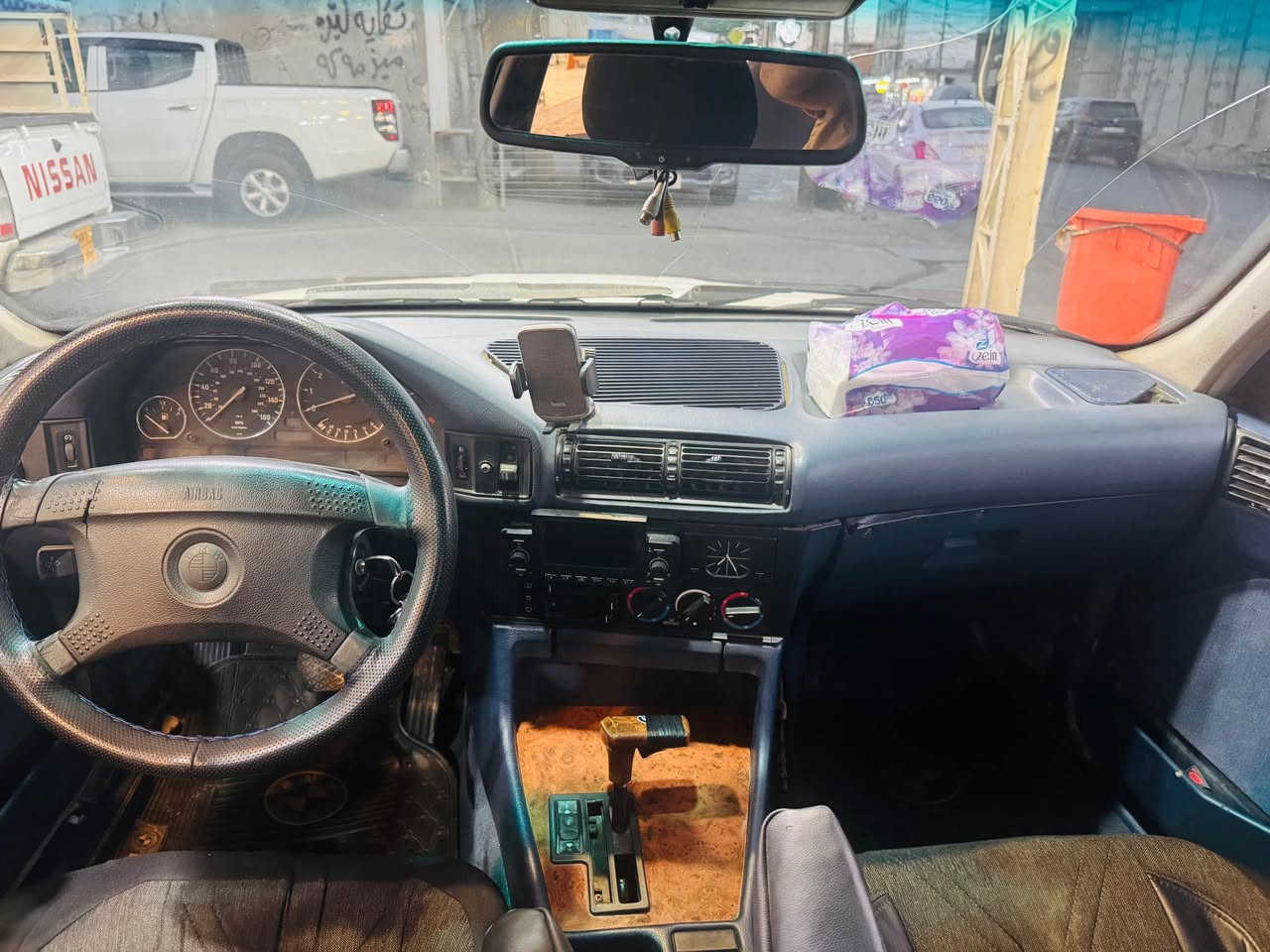 BMW موديل ١٩٩٤ سبى ٥٢٥ مه كينه كه بس بي سلايد ٢ جام كاره با توماتيك مه كينه ديجيته ل ته بريد به شه رتى عام نه بيت عيزام نه بيت  . ٥٥ معامه له له هه وليره *********** أربيل, العراق
