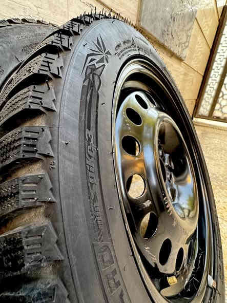 تخم ويل عادي جديد جداً زيرو بس واحد بي كروة بسيطة حجم 17 - 45 - 225 والنقشة مال تايرات شوية خشنة التخم معروض 225 الف للاستفسار ***********
